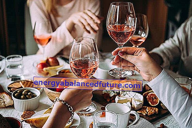 יין ורדים - מתכונים מוכחים להכנת יין שלב אחר שלב