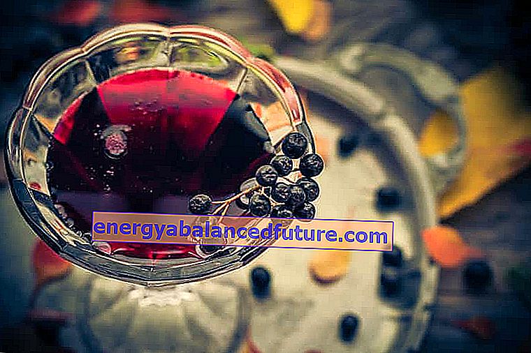 Aronia şarabı - chokeberry şarabı hazırlamak için adım adım tarif