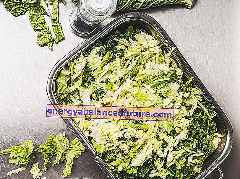 Подрібнена савойська капуста та покроковий рецепт салату з савойської капусти
